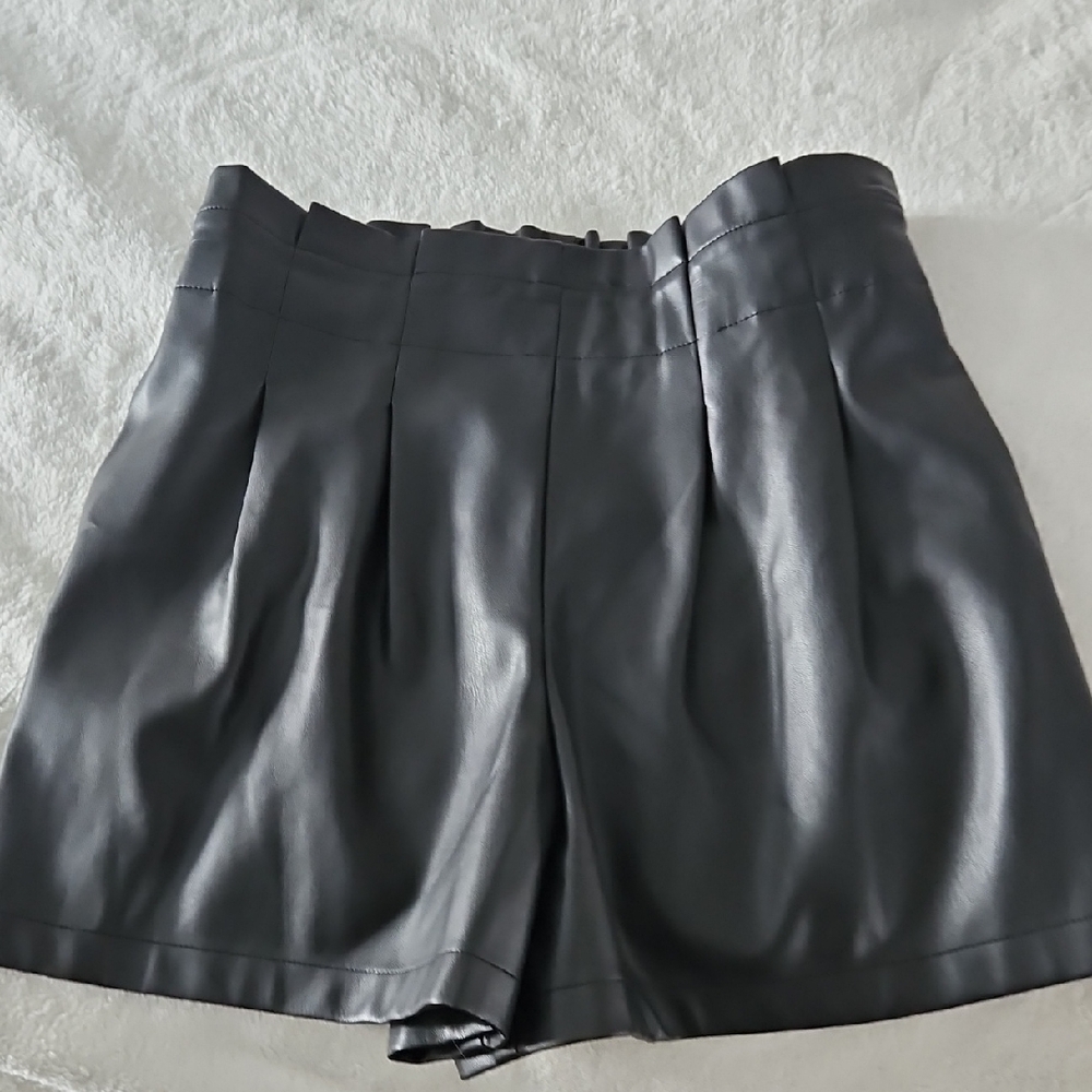 Black polyurethane Women's Shorts SIZE MEDIUM (never worn)